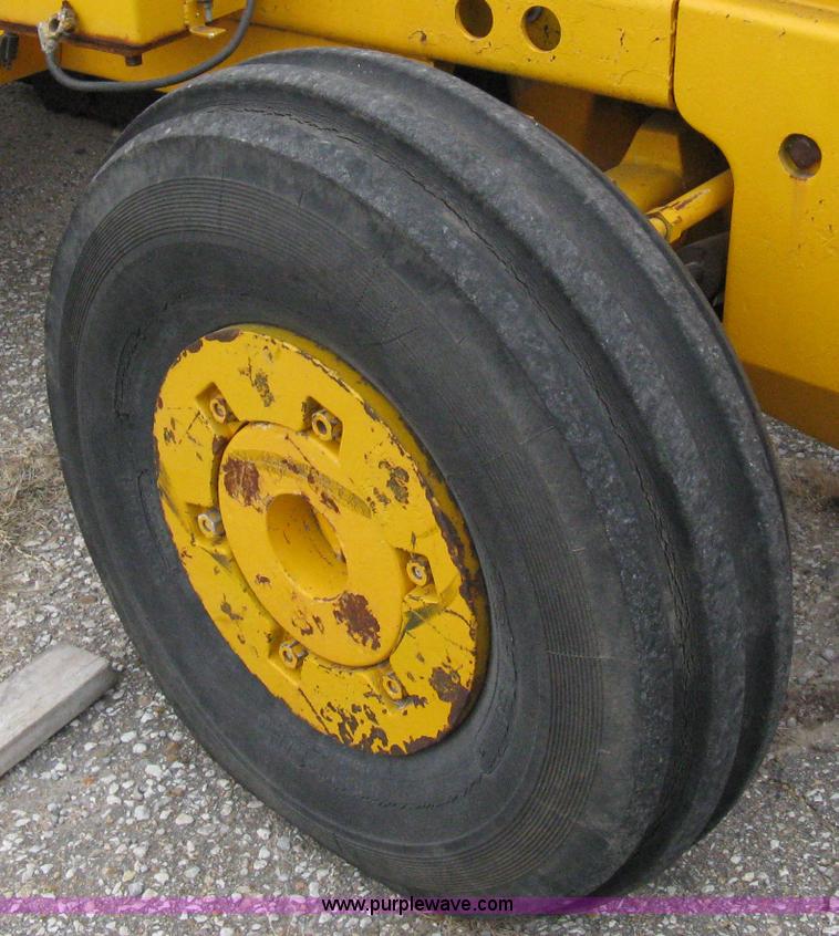 image for item 8087 Massey-Ferguson MF-2500 rough-terrain forklift