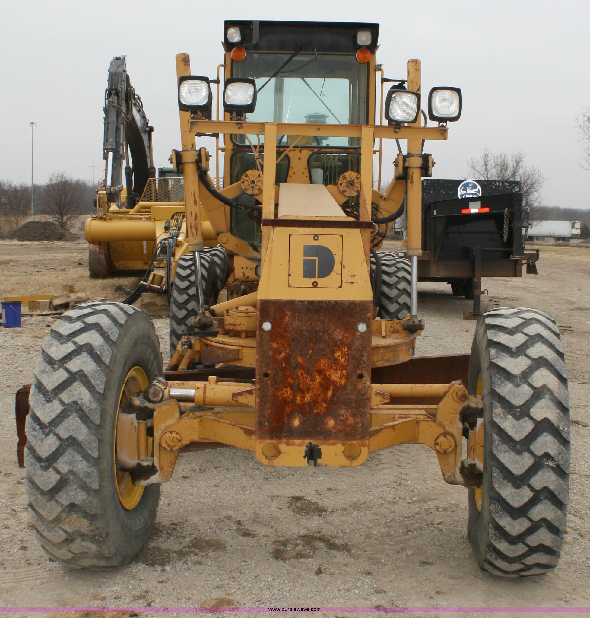 Dresser 850 articulating motor grader in Topeka, KS Item 1714 sold