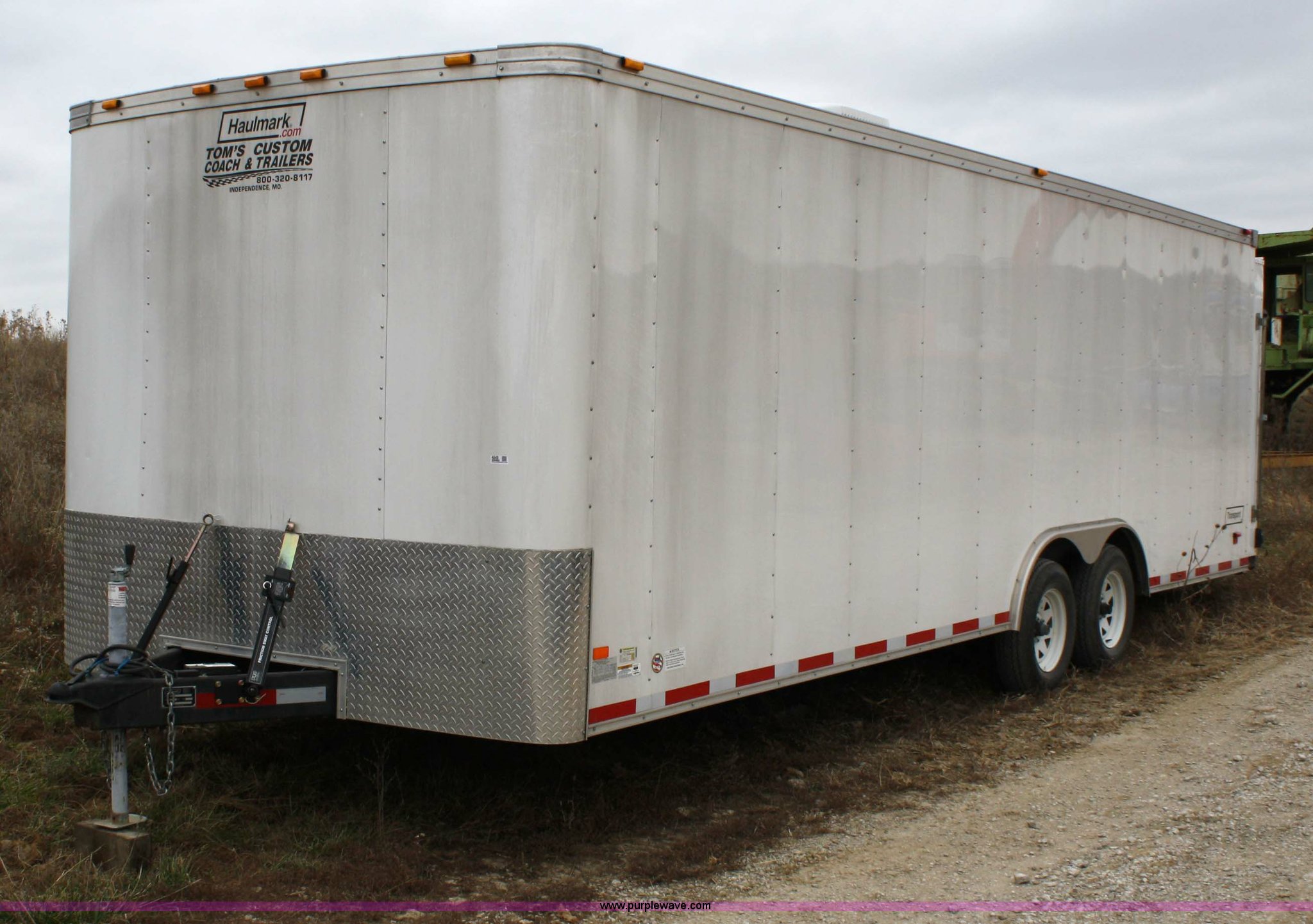 2006 Haulmark 24' enclosed trailer in Kansas City, KS Item 4849 sold Purple Wave