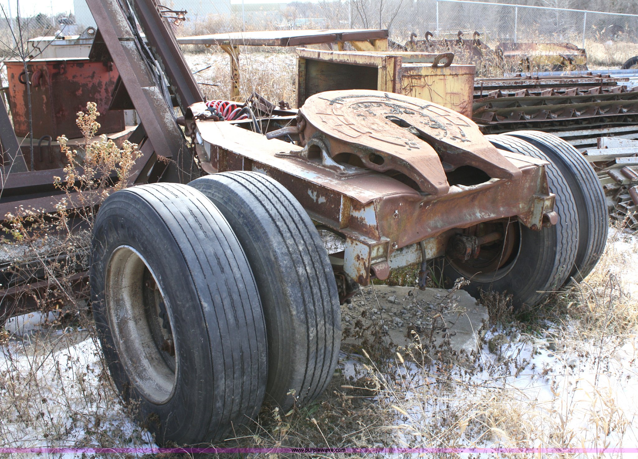Semi trailer dolly in Tonganoxie, KS Item 4915 sold Purple Wave