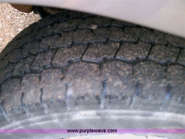 image for item 1001 2001 Chevrolet Silverado K1500 Z71 extended cab pick up