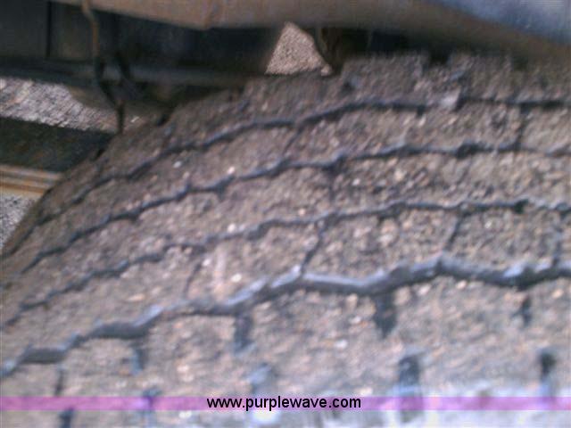 image for item 1001 2001 Chevrolet Silverado K1500 Z71 extended cab pick up