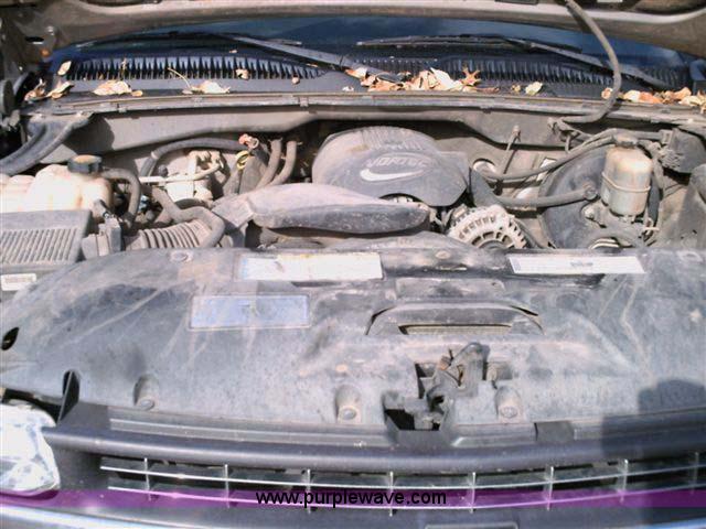 image for item 1001 2001 Chevrolet Silverado K1500 Z71 extended cab pick up