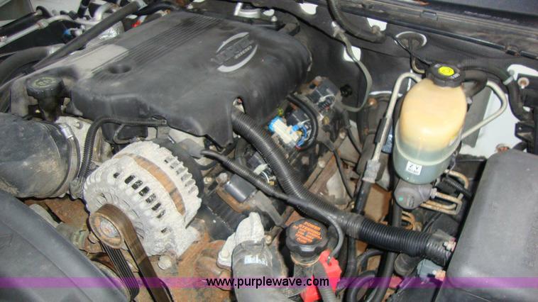 image for item 1005 2002 Chevrolet K2500 Suburban