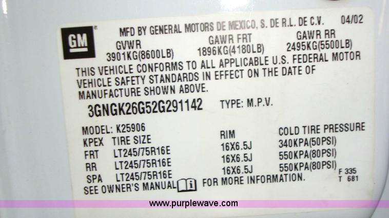 image for item 1005 2002 Chevrolet K2500 Suburban