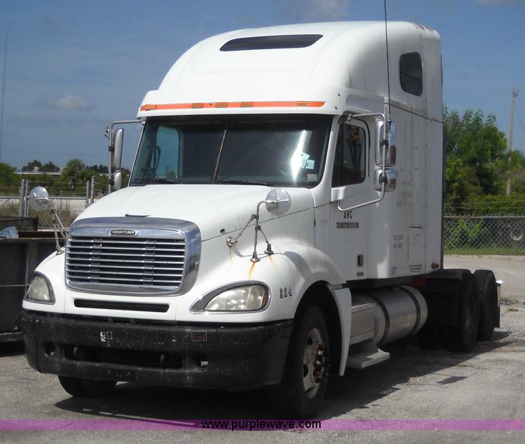 image for item 1200 2003 Freightliner Columbia 120 semi truck