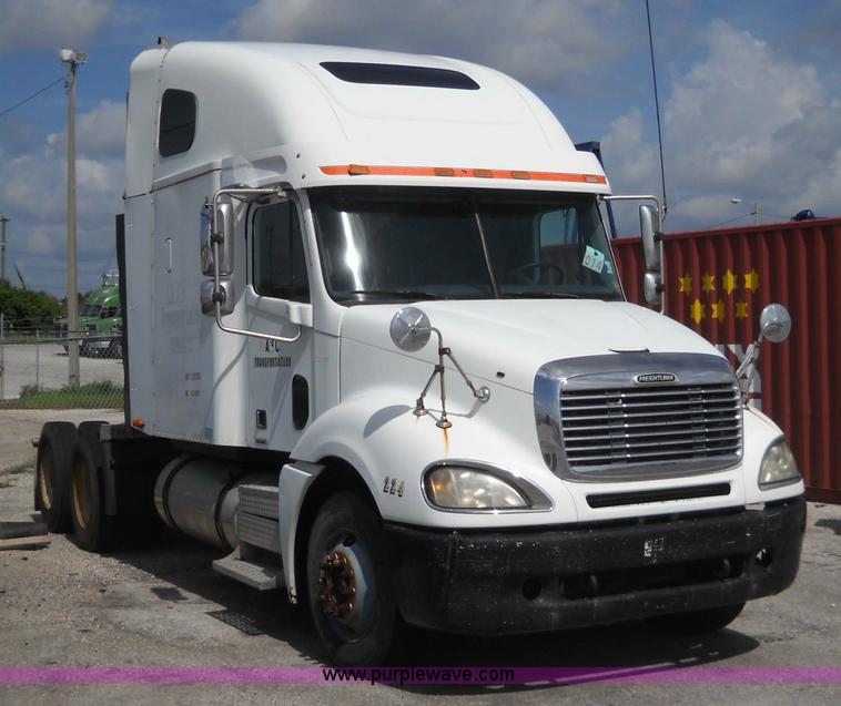 image for item 1200 2003 Freightliner Columbia 120 semi truck