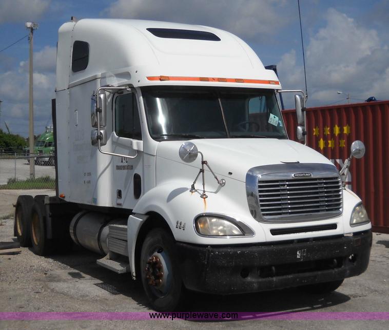 image for item 1200 2003 Freightliner Columbia 120 semi truck