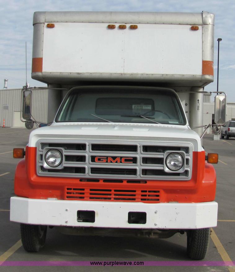 image for item 2315 1988 GMC Topkick C6D042 box truck
