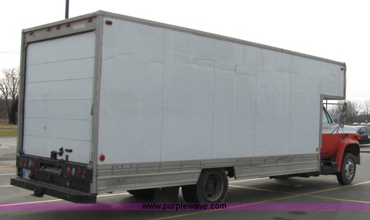 image for item 2315 1988 GMC Topkick C6D042 box truck