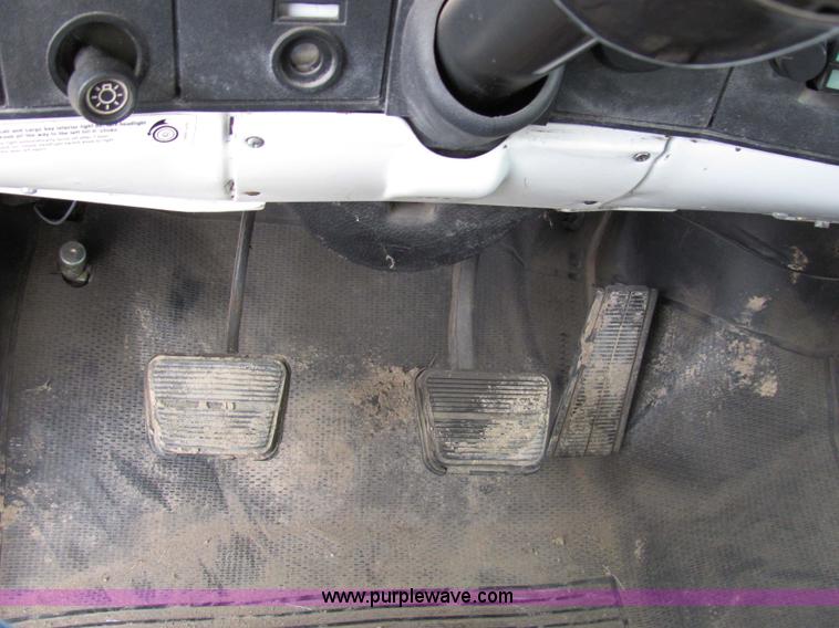 image for item 2315 1988 GMC Topkick C6D042 box truck