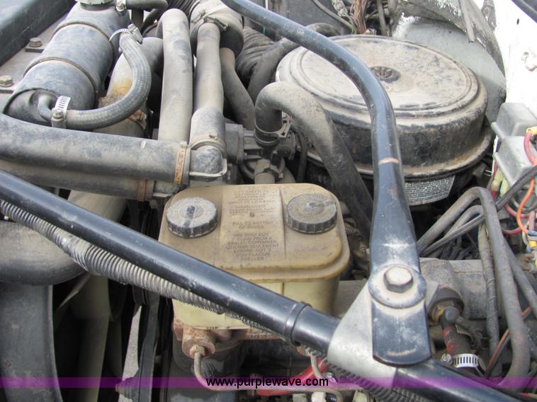 image for item 2315 1988 GMC Topkick C6D042 box truck