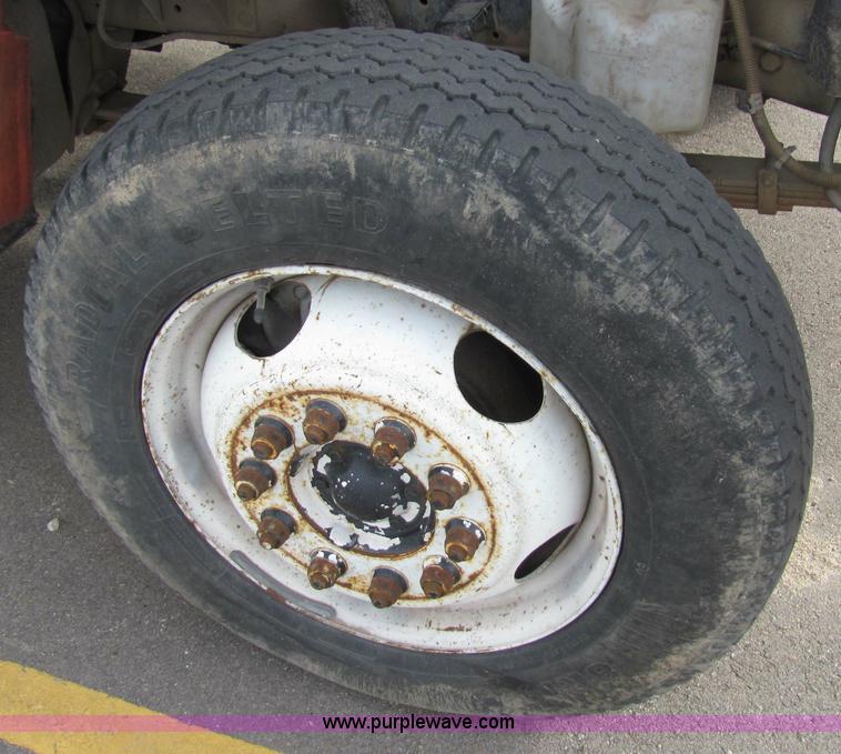 image for item 2315 1988 GMC Topkick C6D042 box truck