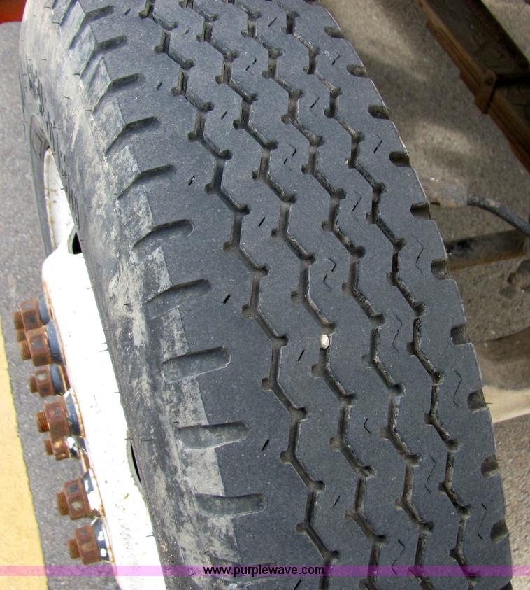 image for item 2315 1988 GMC Topkick C6D042 box truck