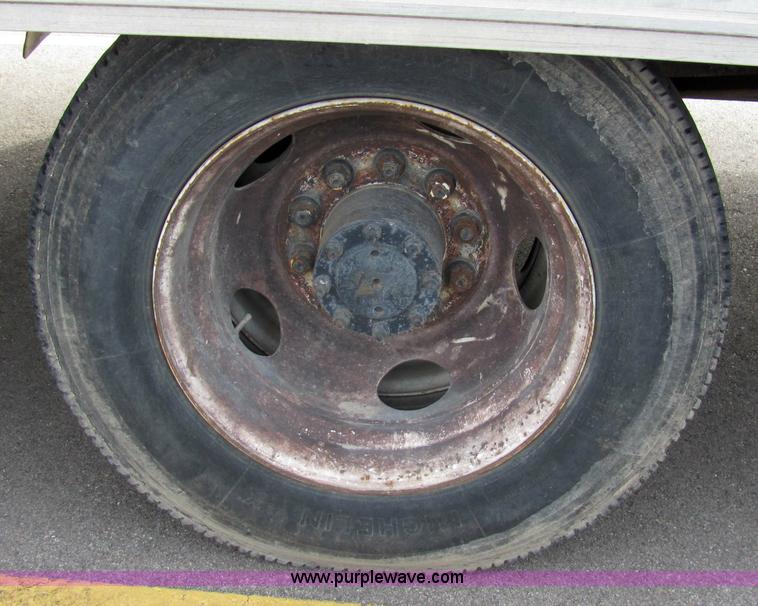 image for item 2315 1988 GMC Topkick C6D042 box truck