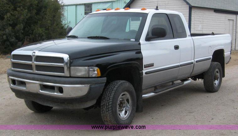 image for item 3036 1999 Dodge Ram 2500 Quad pickup truck