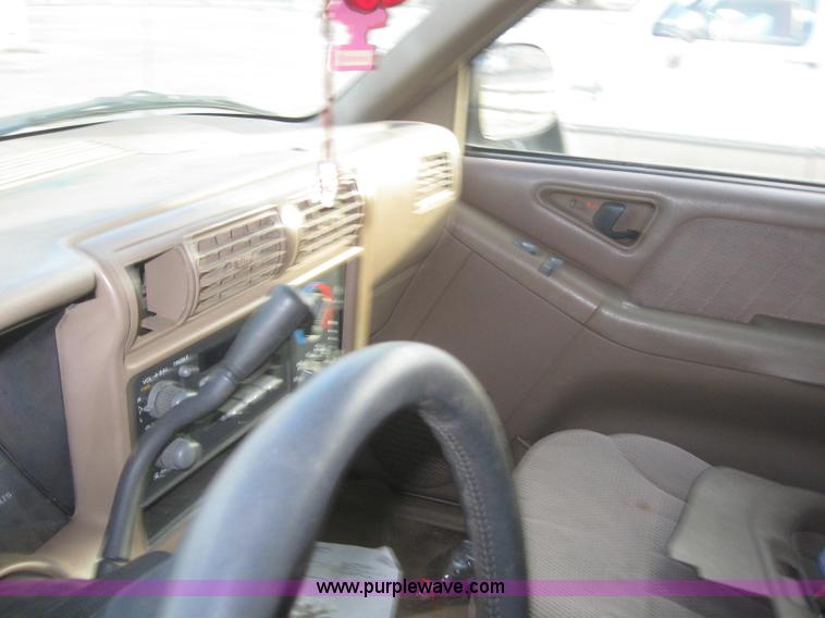 image for item 3042 1996 Chevrolet Blazer