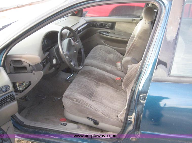 image for item 3043 1997 Dodge Intrepid