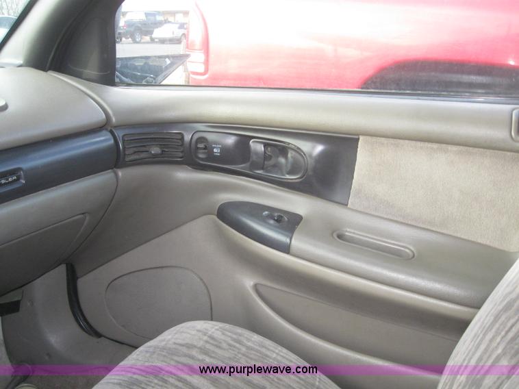 image for item 3043 1997 Dodge Intrepid