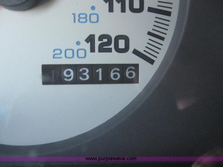 image for item 3043 1997 Dodge Intrepid