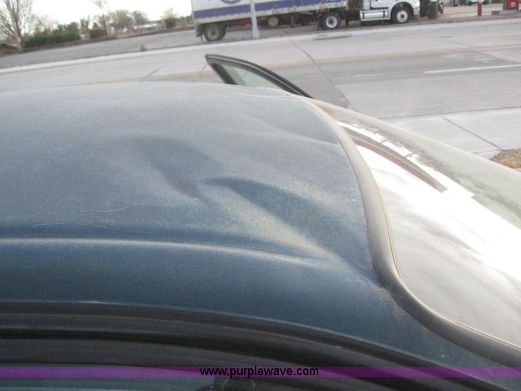 image for item 3043 1997 Dodge Intrepid