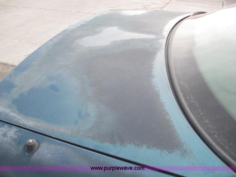 image for item 3043 1997 Dodge Intrepid