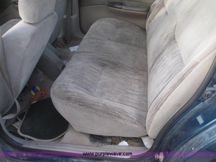 image for item 3043 1997 Dodge Intrepid