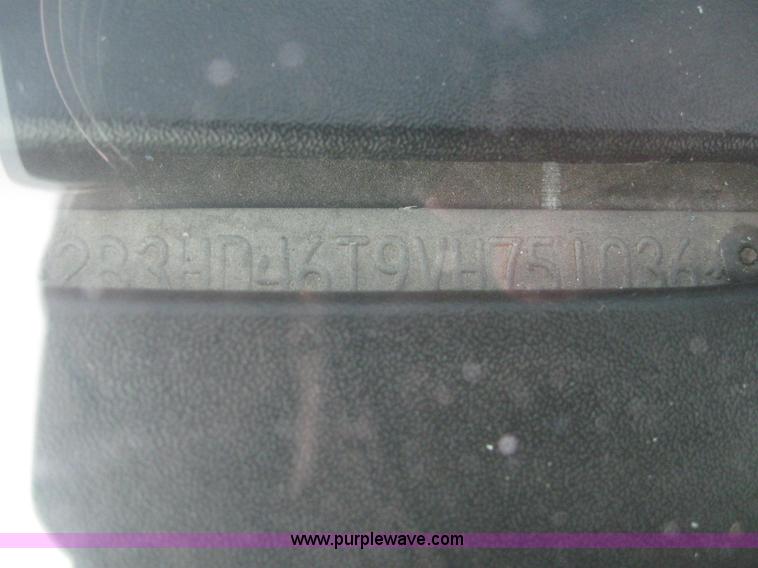 image for item 3043 1997 Dodge Intrepid