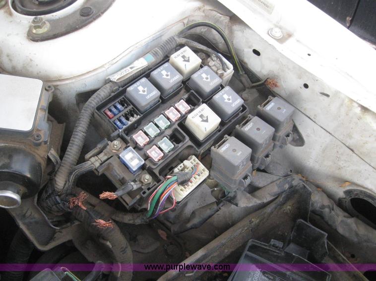 image for item 3044 2000 Mazda 626LX