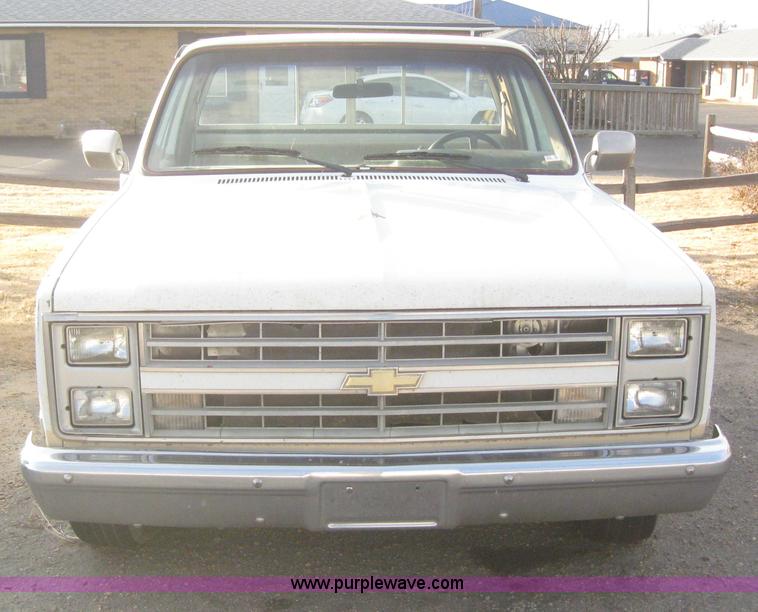 image for item 3045 1985 Chevrolet Silverado pickup truck