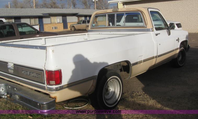 image for item 3045 1985 Chevrolet Silverado pickup truck