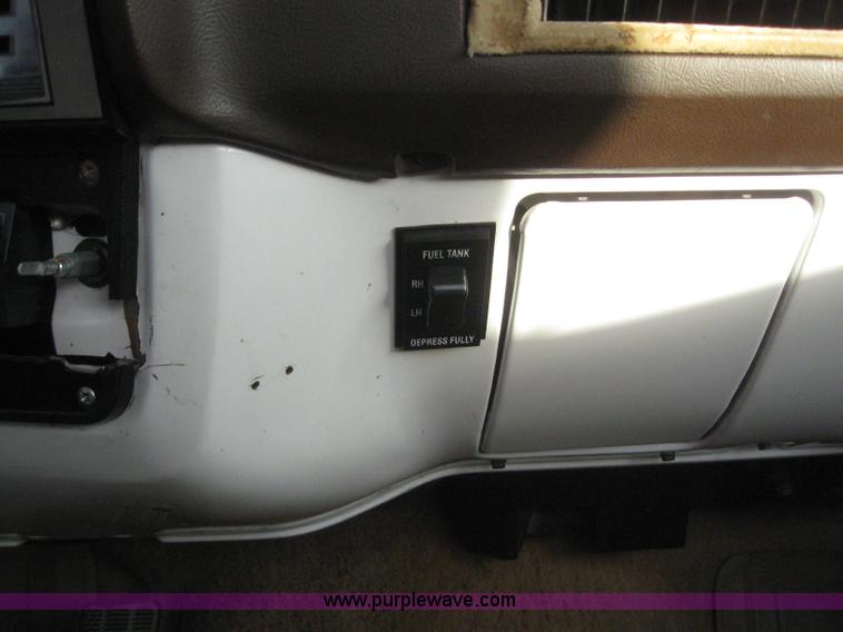 image for item 3045 1985 Chevrolet Silverado pickup truck