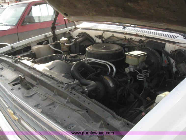image for item 3045 1985 Chevrolet Silverado pickup truck