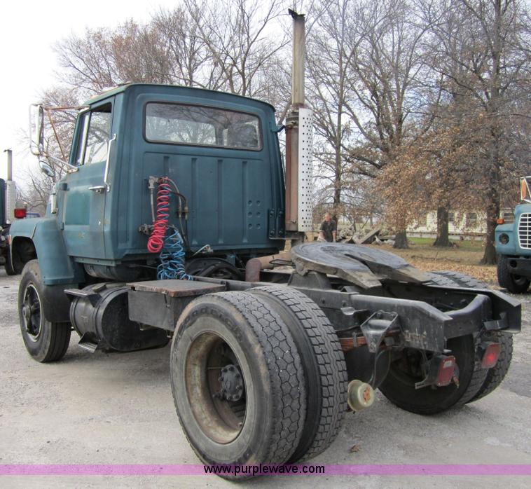 image for item 4345 1984 Ford LN9000 semi truck