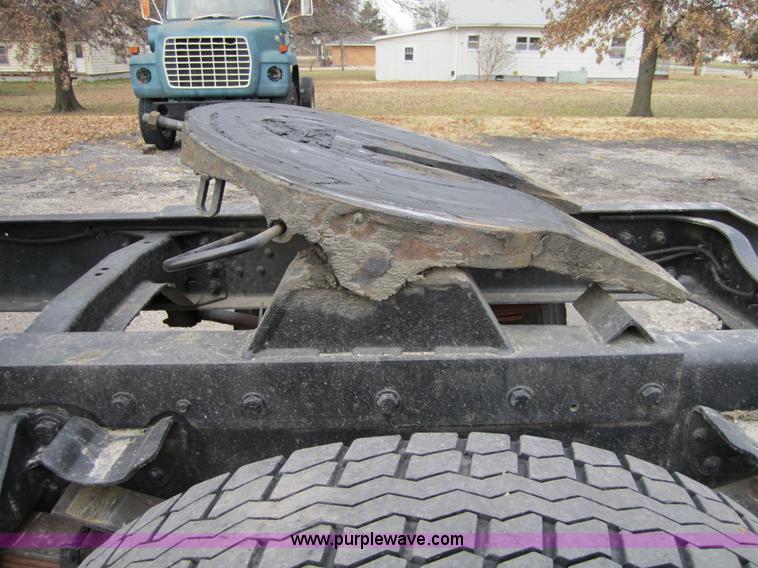 image for item 4345 1984 Ford LN9000 semi truck