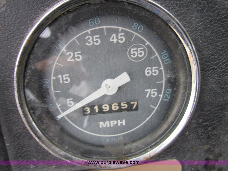 image for item 4345 1984 Ford LN9000 semi truck