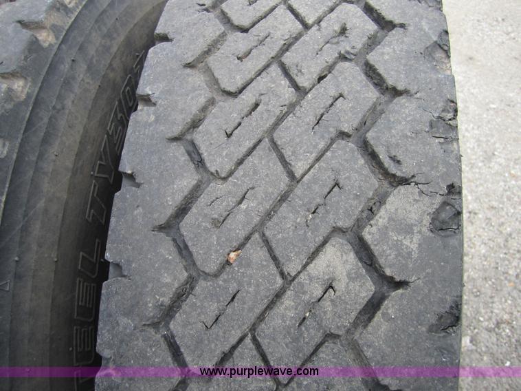 image for item 4346 1984 Ford LN9000 semi truck