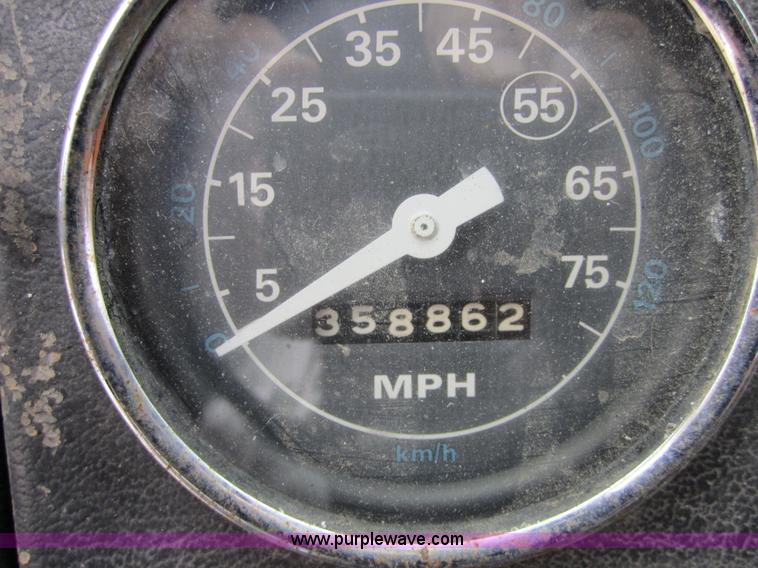 image for item 4346 1984 Ford LN9000 semi truck