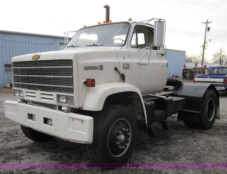 image for item 4350 1982 Chevrolet Kodiak semi truck