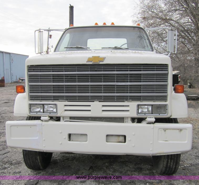 image for item 4350 1982 Chevrolet Kodiak semi truck