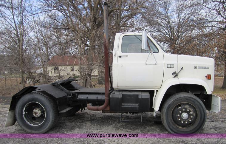 image for item 4350 1982 Chevrolet Kodiak semi truck