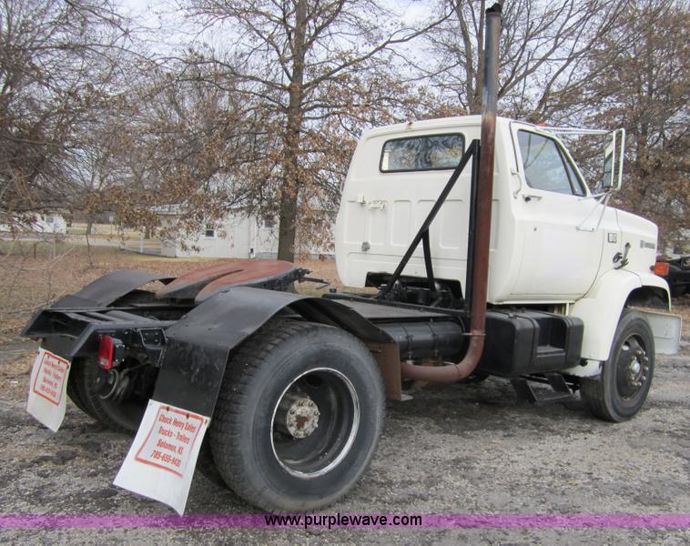 image for item 4350 1982 Chevrolet Kodiak semi truck