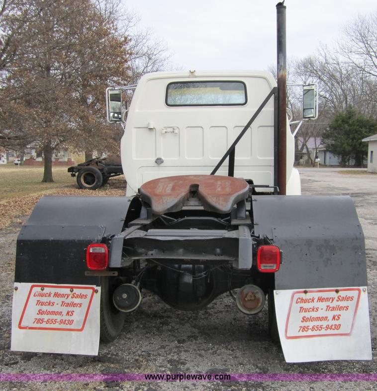 image for item 4350 1982 Chevrolet Kodiak semi truck