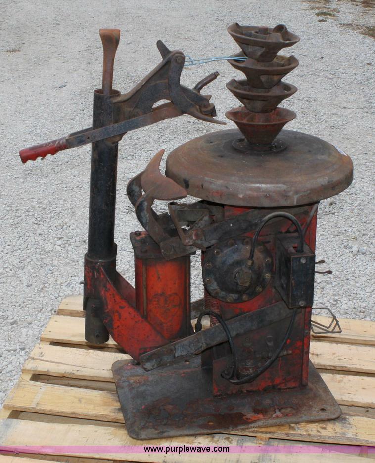 image for item 4839 Big Fours tire changer