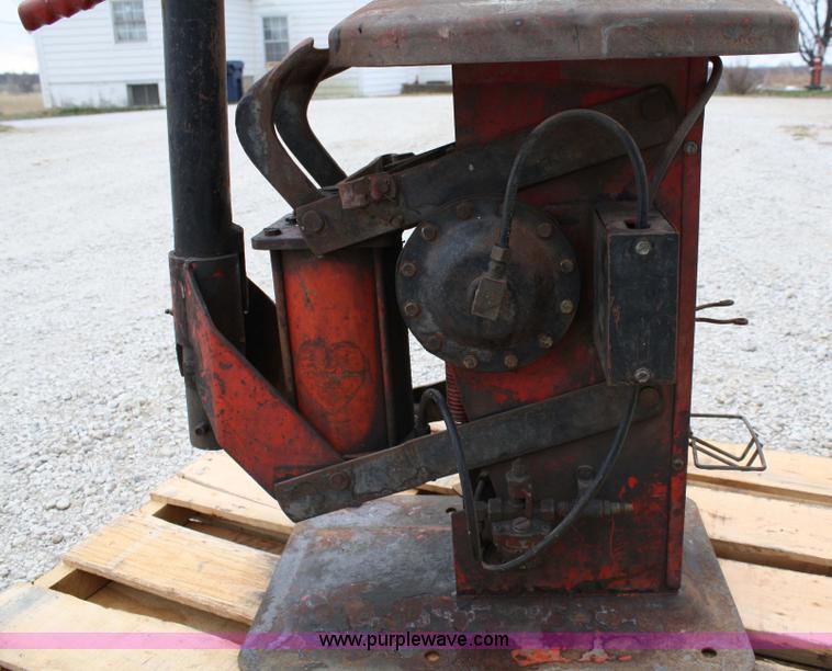 image for item 4839 Big Fours tire changer