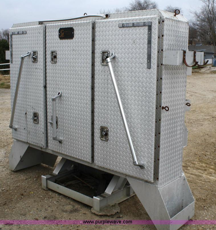 image for item 4842 Sturdy light aluminum headache rack