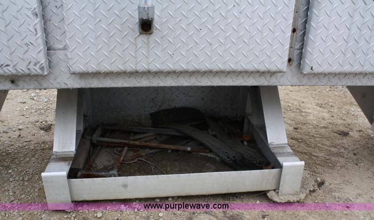 image for item 4842 Sturdy light aluminum headache rack