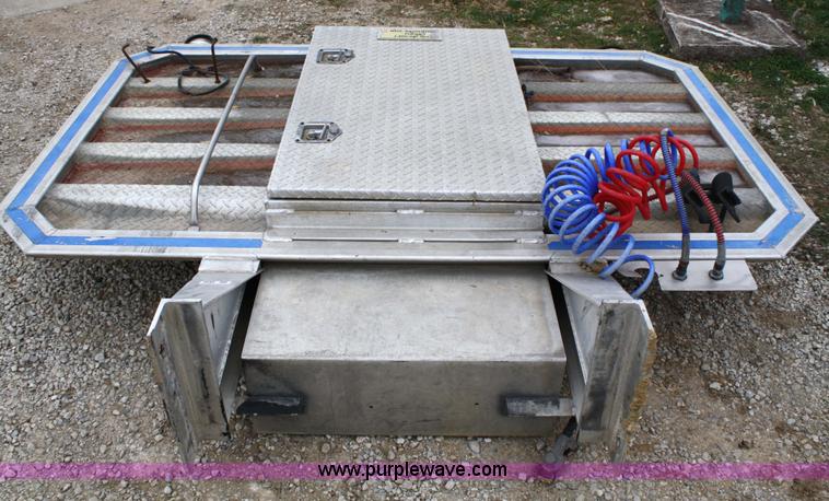 image for item 4843 Sturdy light aluminum headache rack