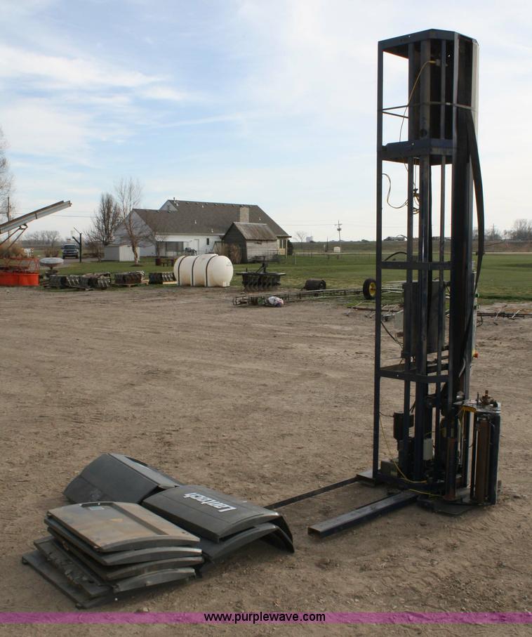 image for item 4886 Lantech pallet wrapping machine with two turn tables