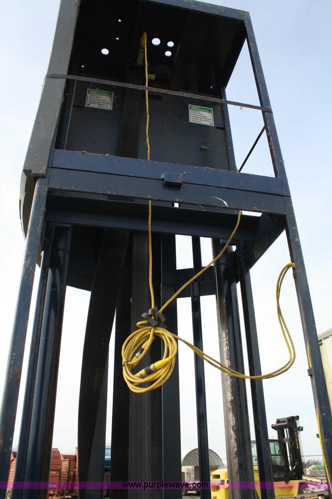 image for item 4886 Lantech pallet wrapping machine with two turn tables